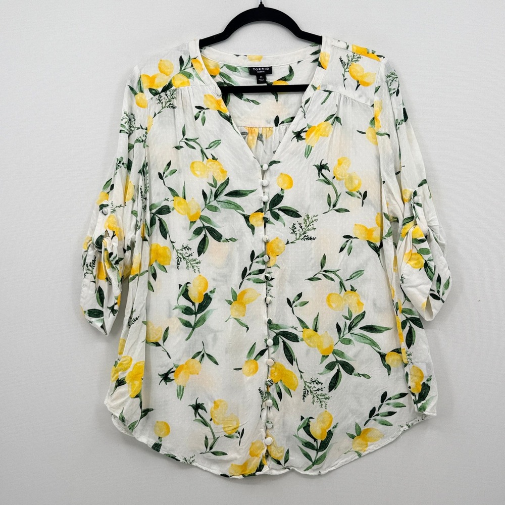 Torrid Harper Blouse Women 0 XL White Lemon Roll Tab Sleeve Whimsical Coastal